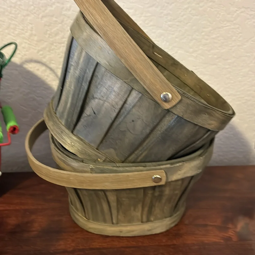 Assorted Christmas/holiday gift baskets and bins